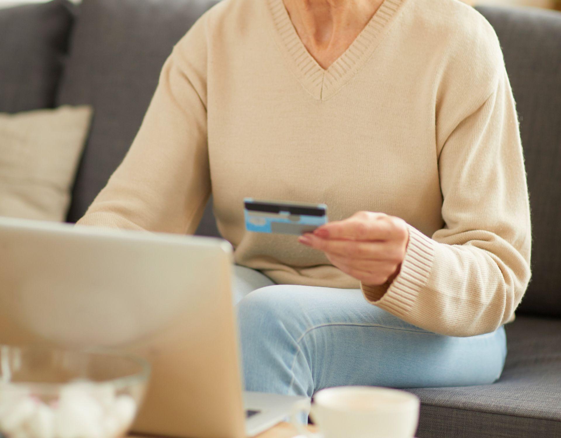 Persona comprando online