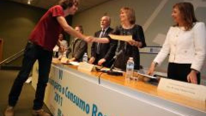 Nava Castro en el acto de entrega de los 27 premios relacionados con la VI edición de los galardones sobre ‘Consumo Responsable’