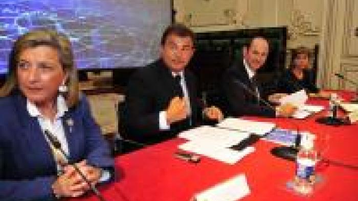 Convenio que pon en marcha a primeira Oficina Provincial de Información ao Consumidor de Pontevedra